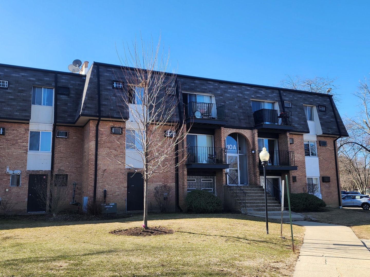 10A E DUNDEE QUARTER Drive #306 — Palatine, IL 60074