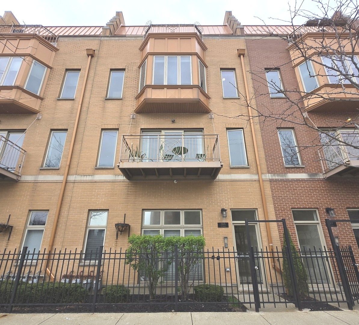 1915 S State Street #3 — Chicago, IL 60616