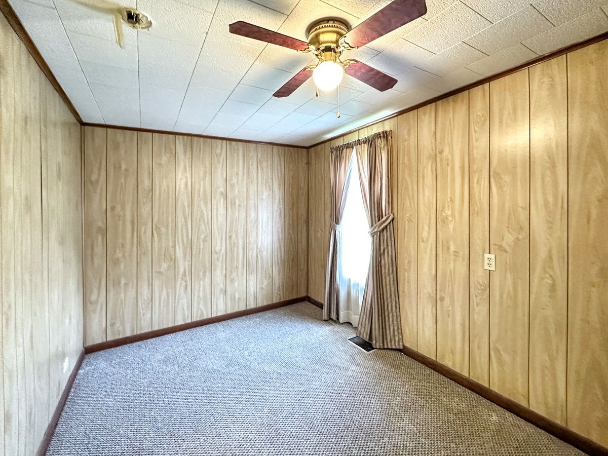 615 S Central Street, Gilman, IL 60938