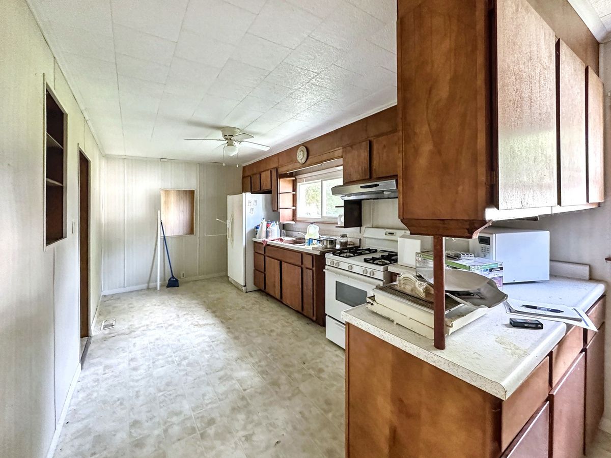 615 S Central Street, Gilman, IL 60938