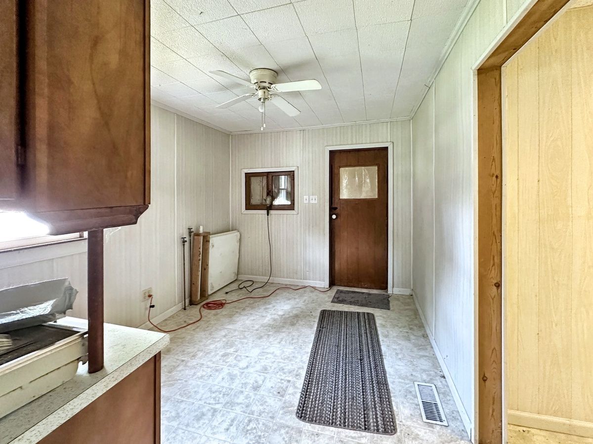 615 S Central Street, Gilman, IL 60938
