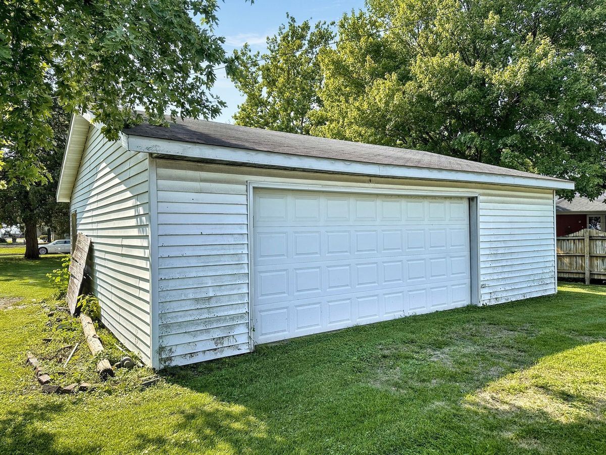 615 S Central Street, Gilman, IL 60938