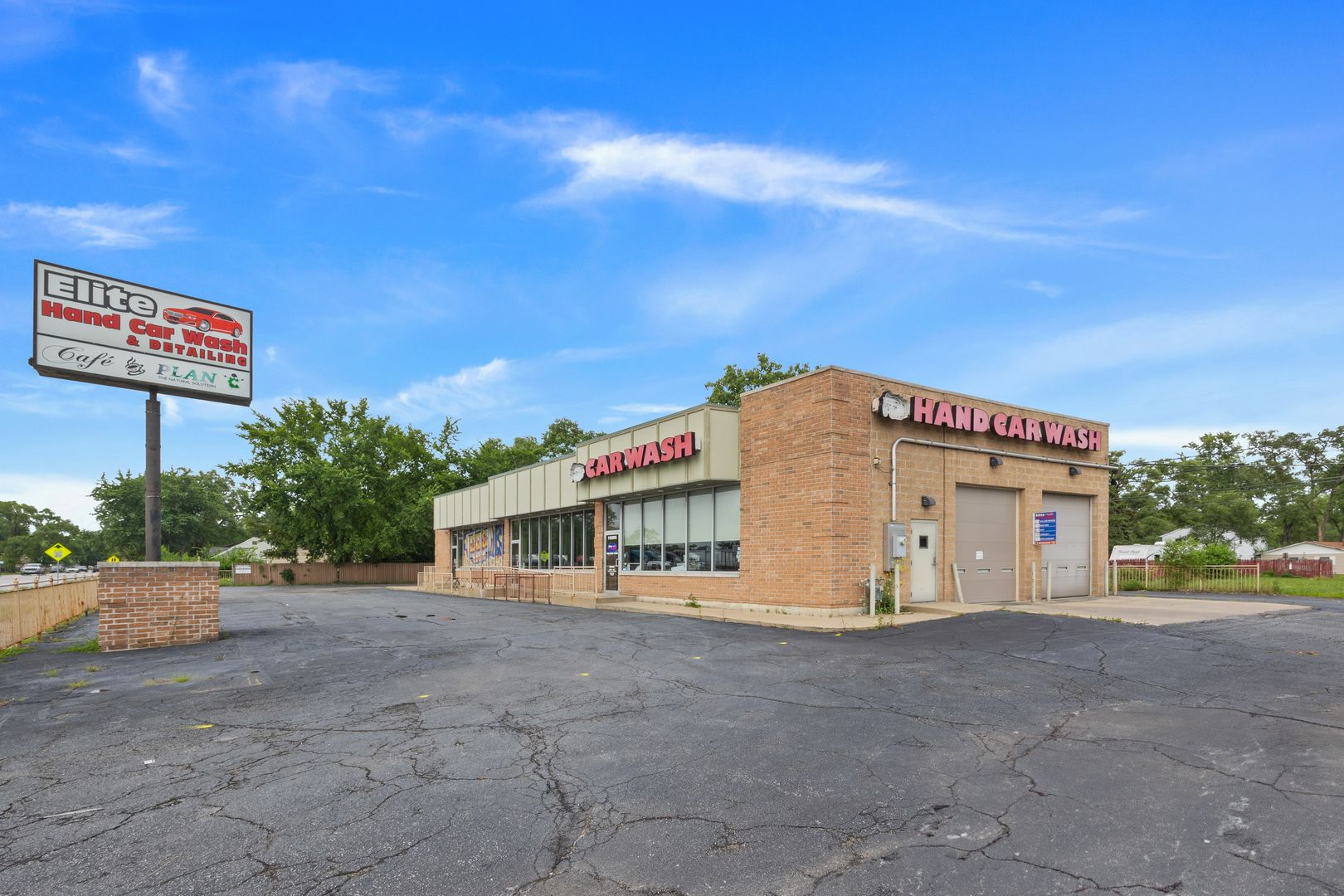 15865 Dixie Highway — Harvey, IL 60426