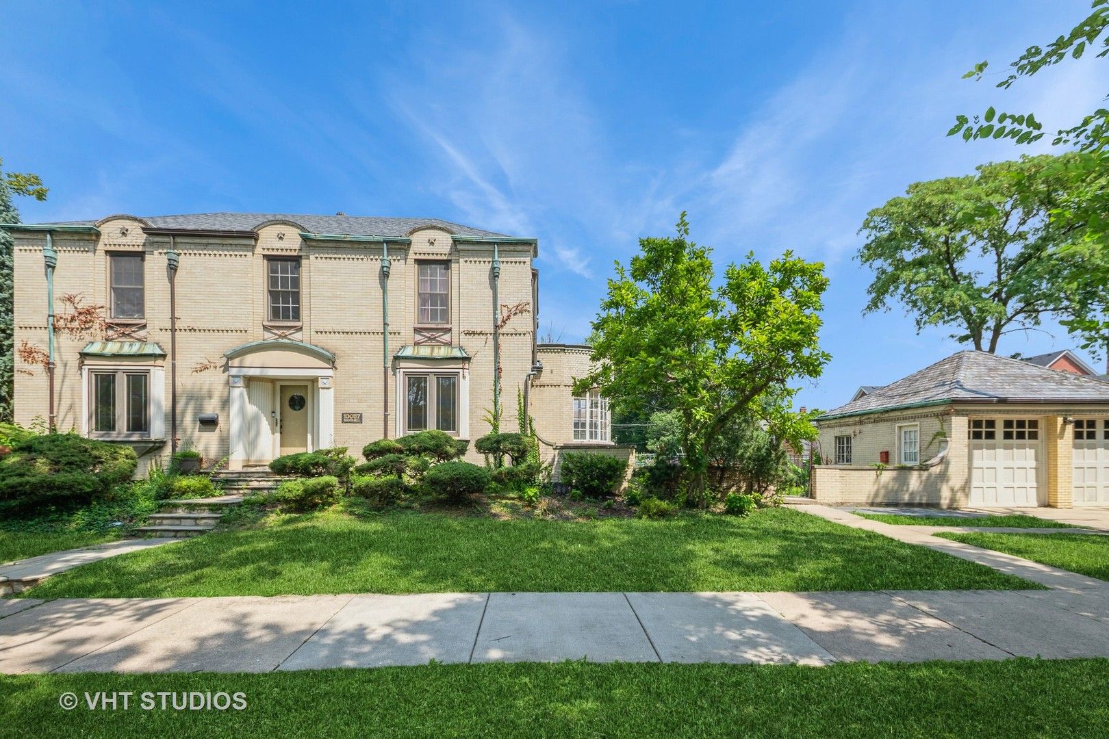 10057 S Bell Avenue — Chicago, IL 60643