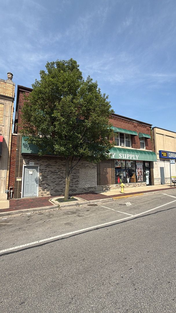 1004 S 5th Avenue — Maywood, IL 60153