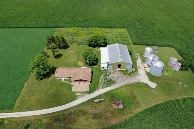 3740 N 1300e Road, Kempton, IL 60946