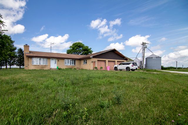 3740 N 1300e Road — Kempton, IL 60946