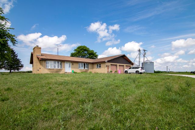 3740 N 1300e Road, Kempton, IL 60946