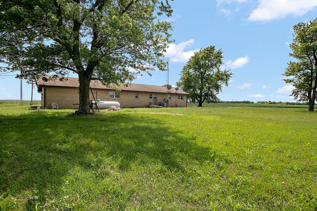 3740 N 1300e Road, Kempton, IL 60946