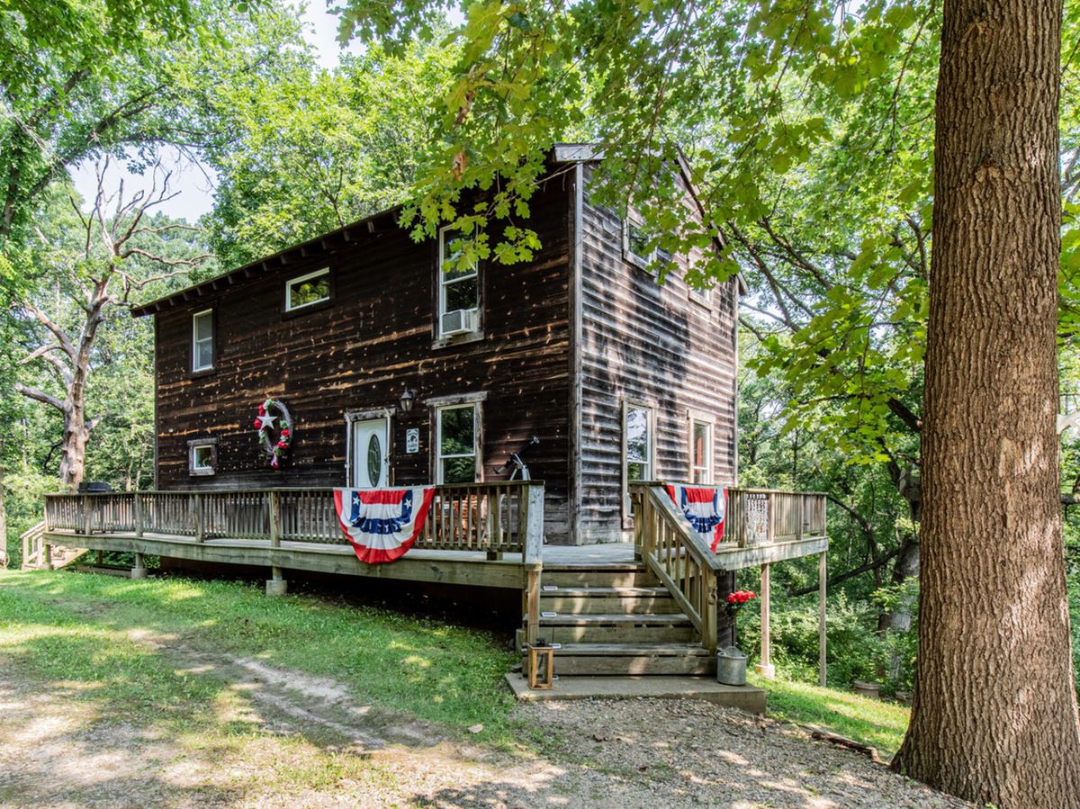 3 Poplar Court, Putnam, IL 61560