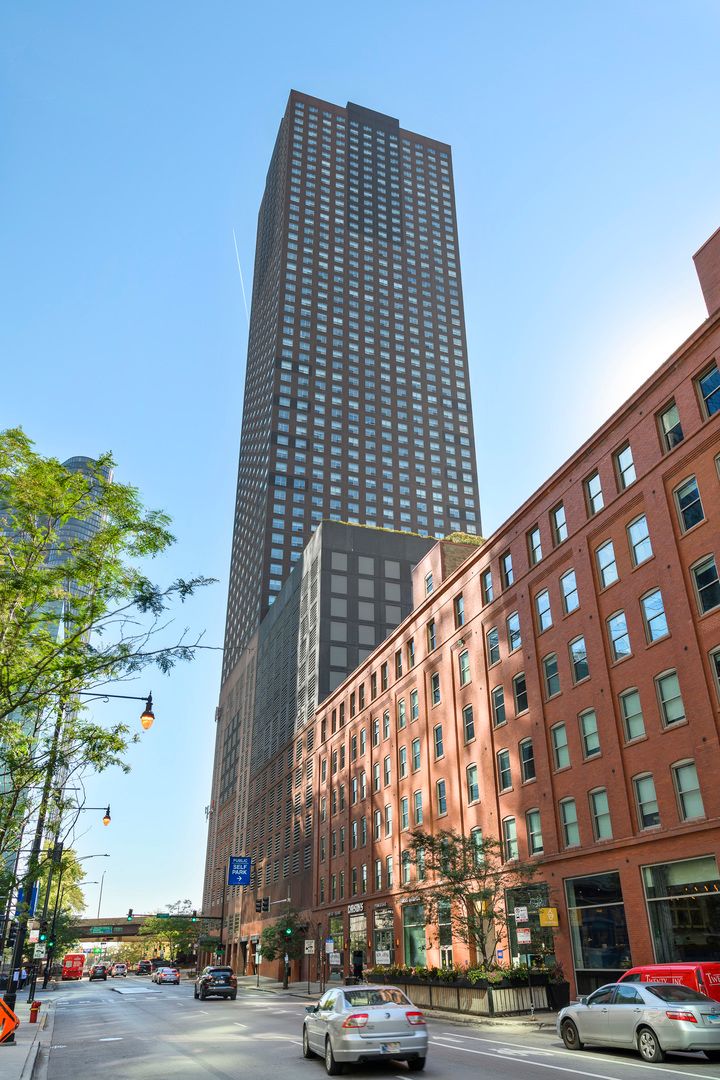 474 LAKE SHORE Drive, Chicago, IL 60611