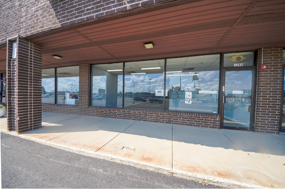 1296 Dundee Road, Palatine, IL 60074