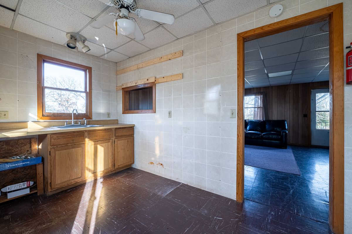 46 Oak Valley Drive, Elizabeth, IL 61028