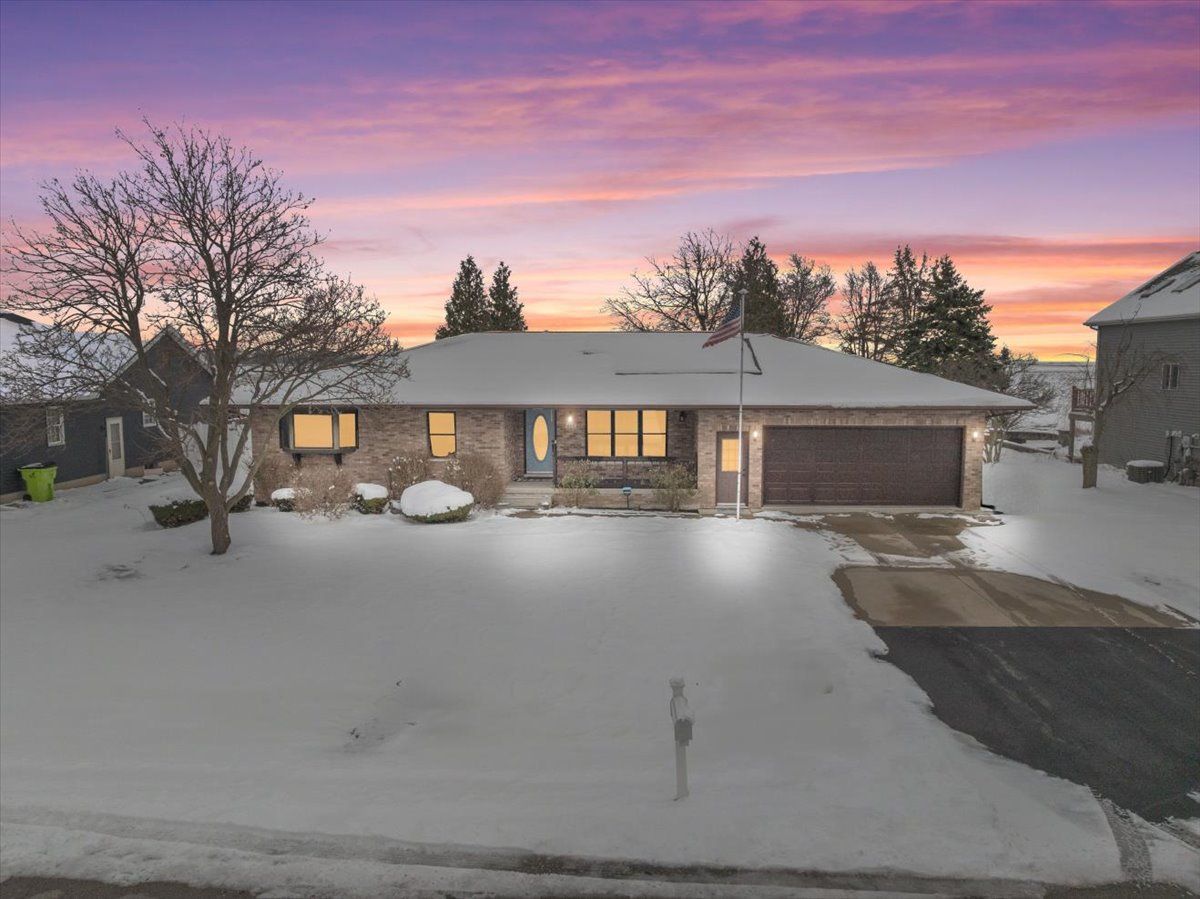 605 Morningside Drive — Chenoa, IL 61726