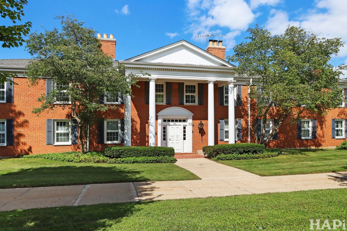 501 Coventry Lane, Crystal Lake, IL 60014