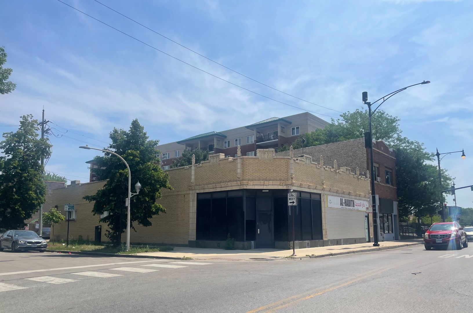 4811 N Elston Avenue — Chicago, IL 60630