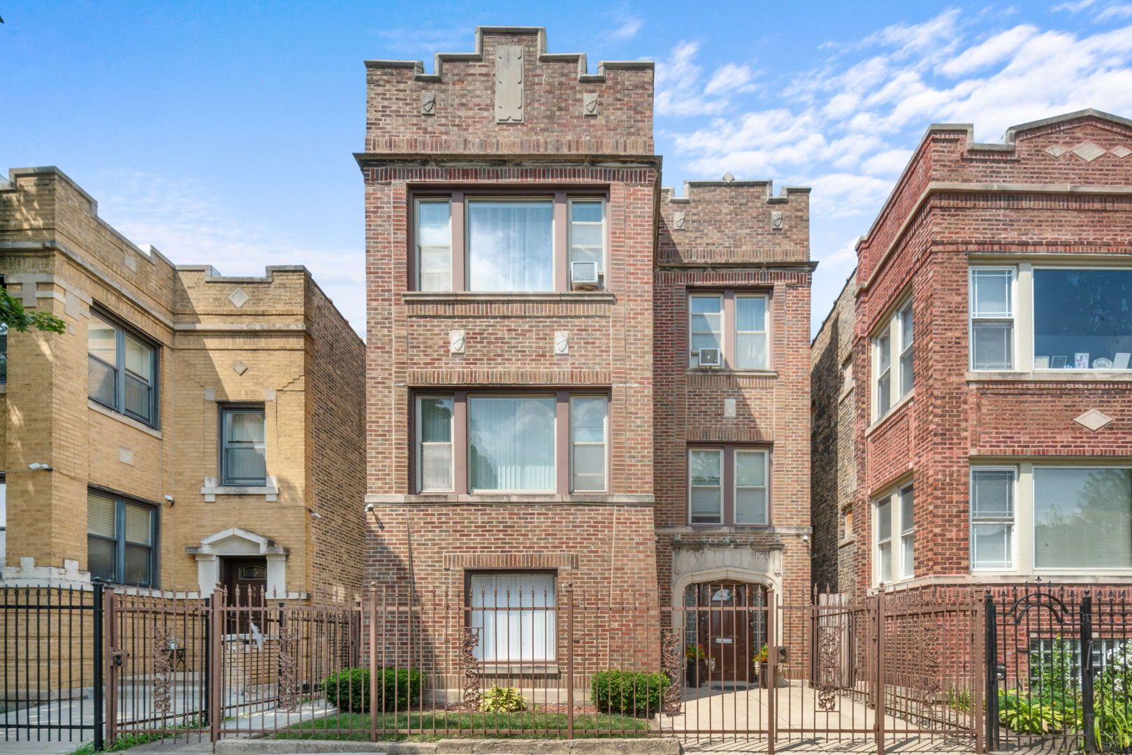 5540 W Congress Parkway — Chicago, IL 60644