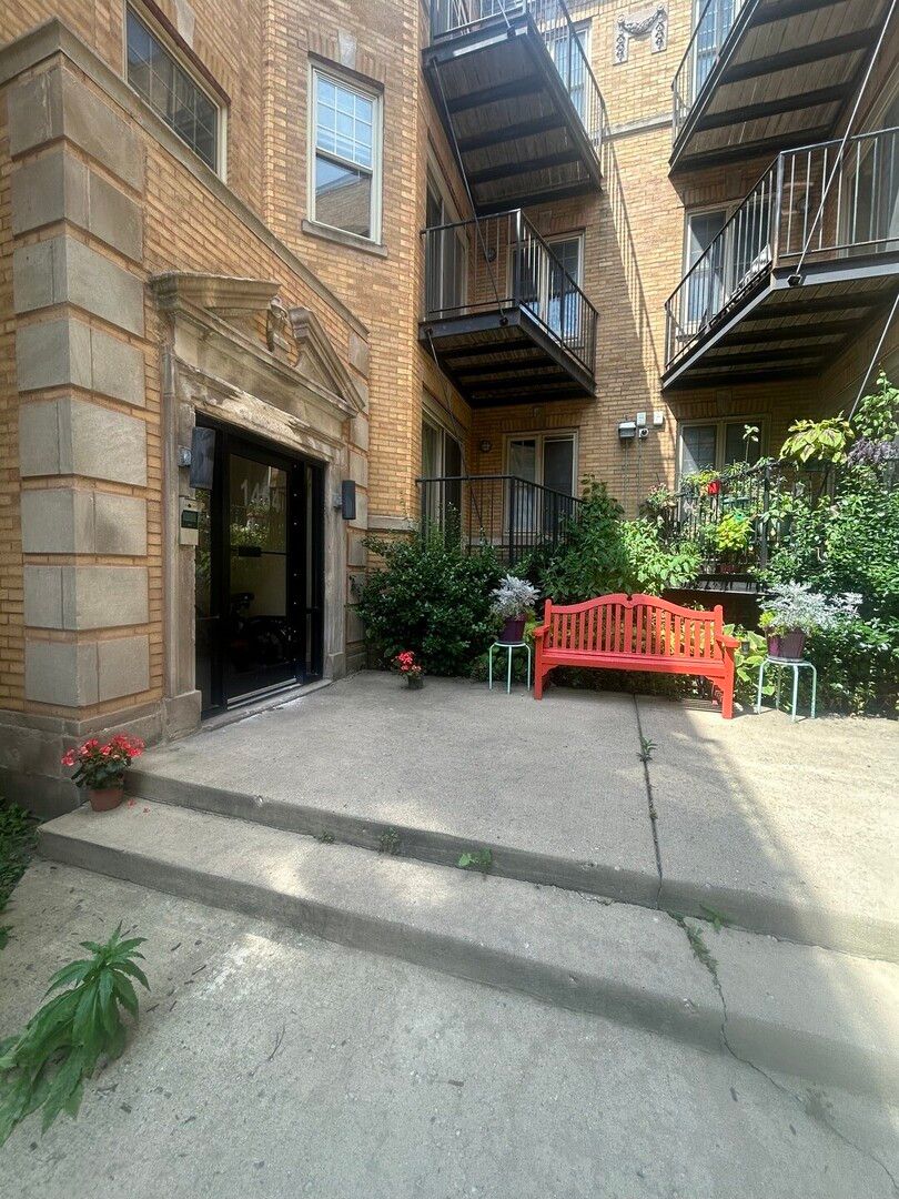 1464 E 69th Street #2N — Chicago, IL 60637