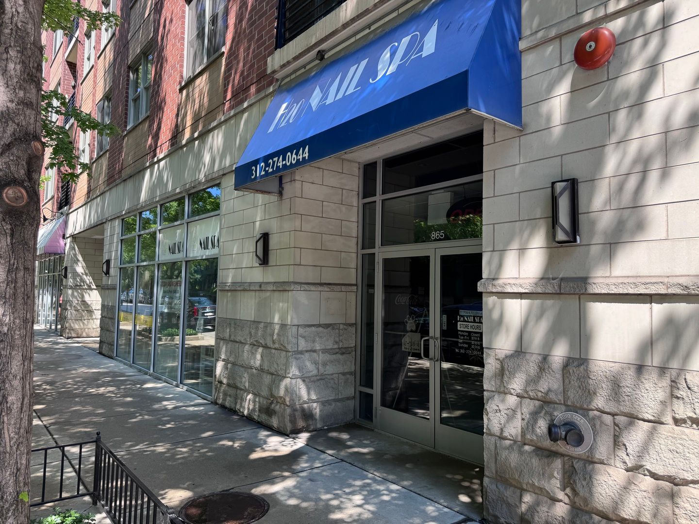 865 N Larrabee Street — Chicago, IL 60610