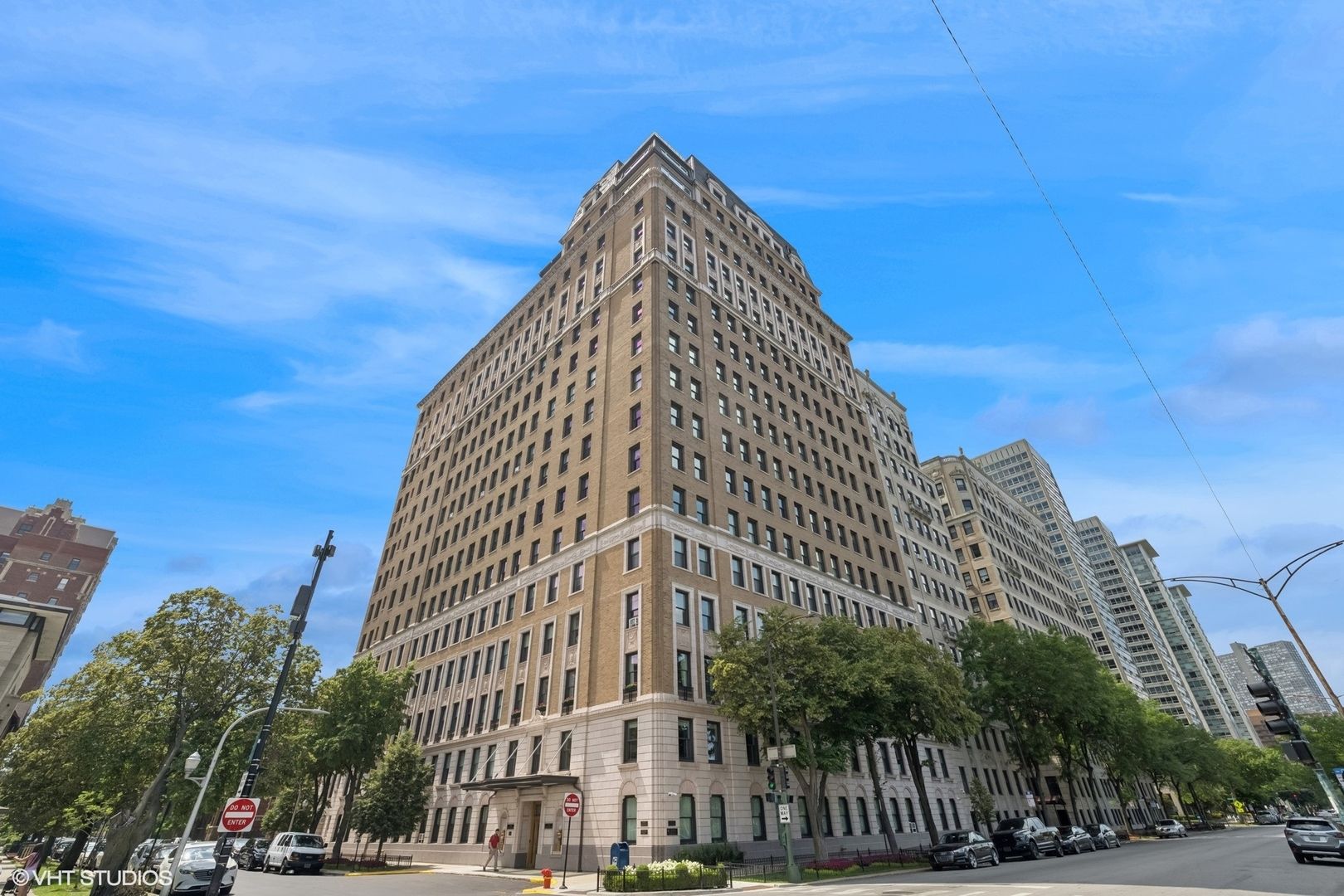 3500 N Lake Shore Drive #7C — Chicago, IL 60657