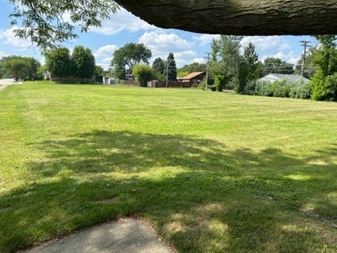 2020 10th Street, Waukegan, IL 60085