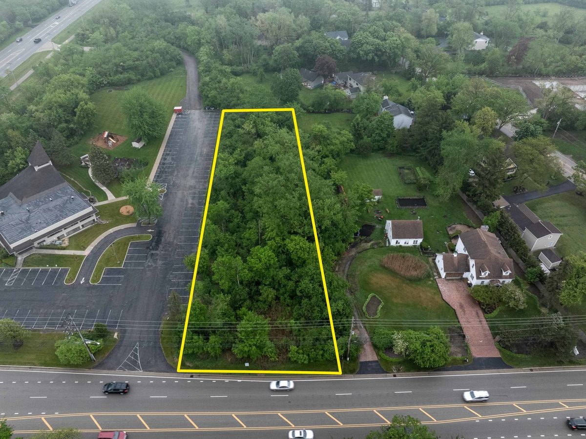 254 S St. Mary's Road, Green Oaks, IL 60048