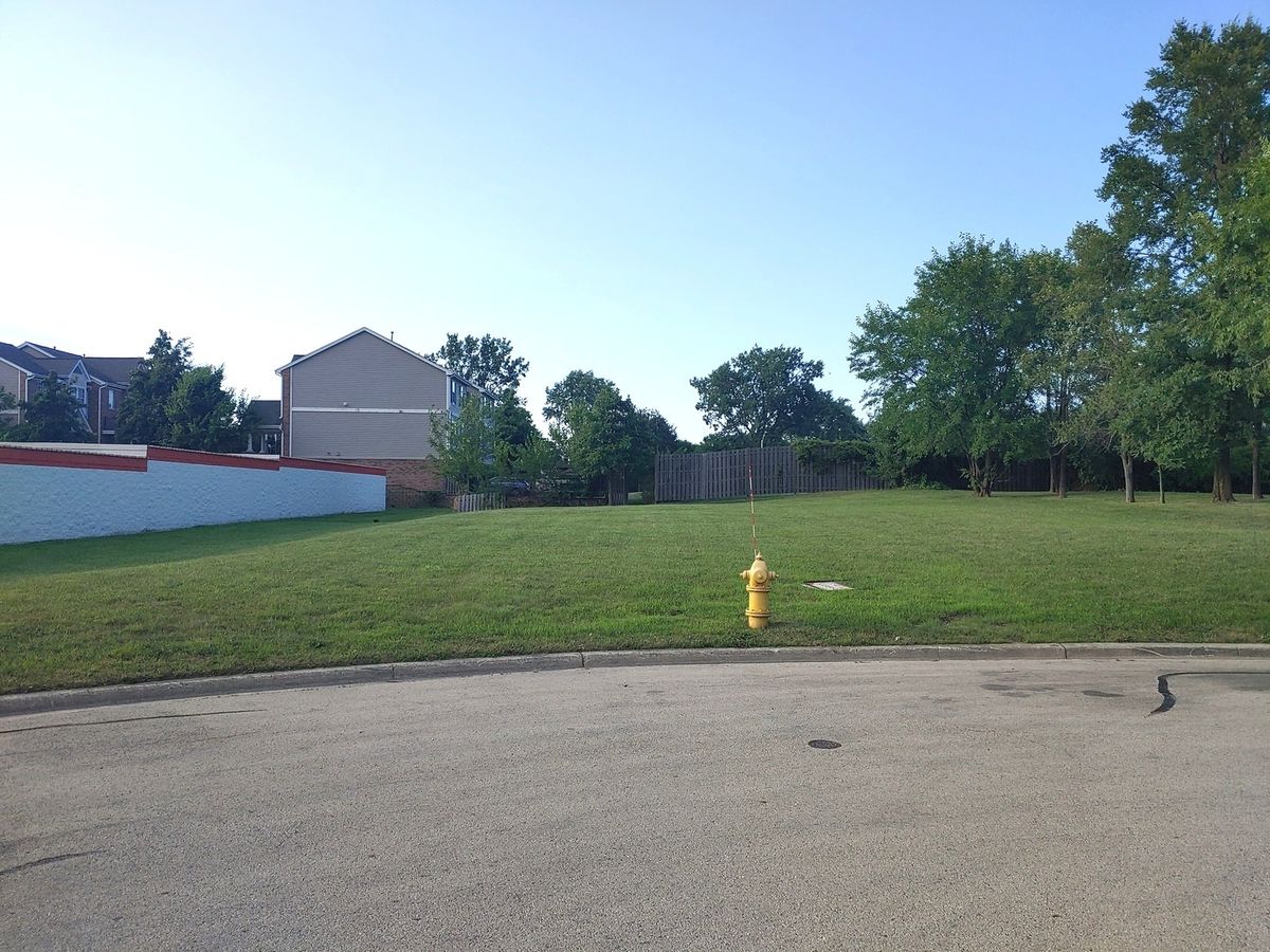 112 Brook Court, Bolingbrook, IL 60440