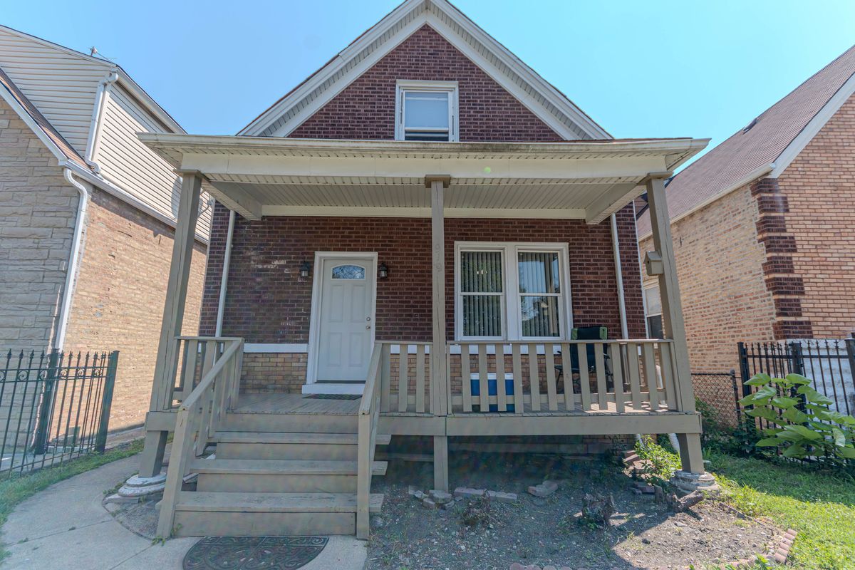 919 Karlov Avenue, Chicago, IL 60651