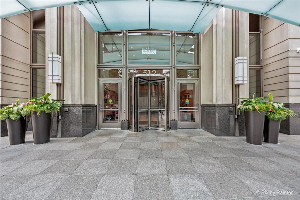 512 Mcclurg Court, Chicago, IL 60611