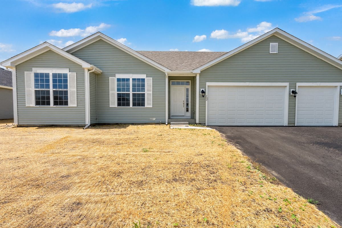 206 Cress Creek Trail, Poplar Grove, IL 61065