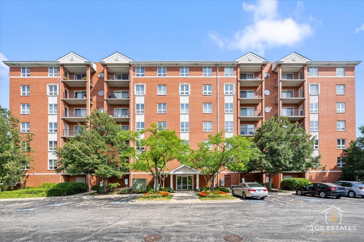 190 Milwaukee Avenue, Wheeling, IL 60090