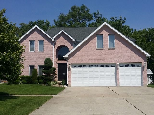 211 N Prospect Avenue — Streamwood, IL 60107