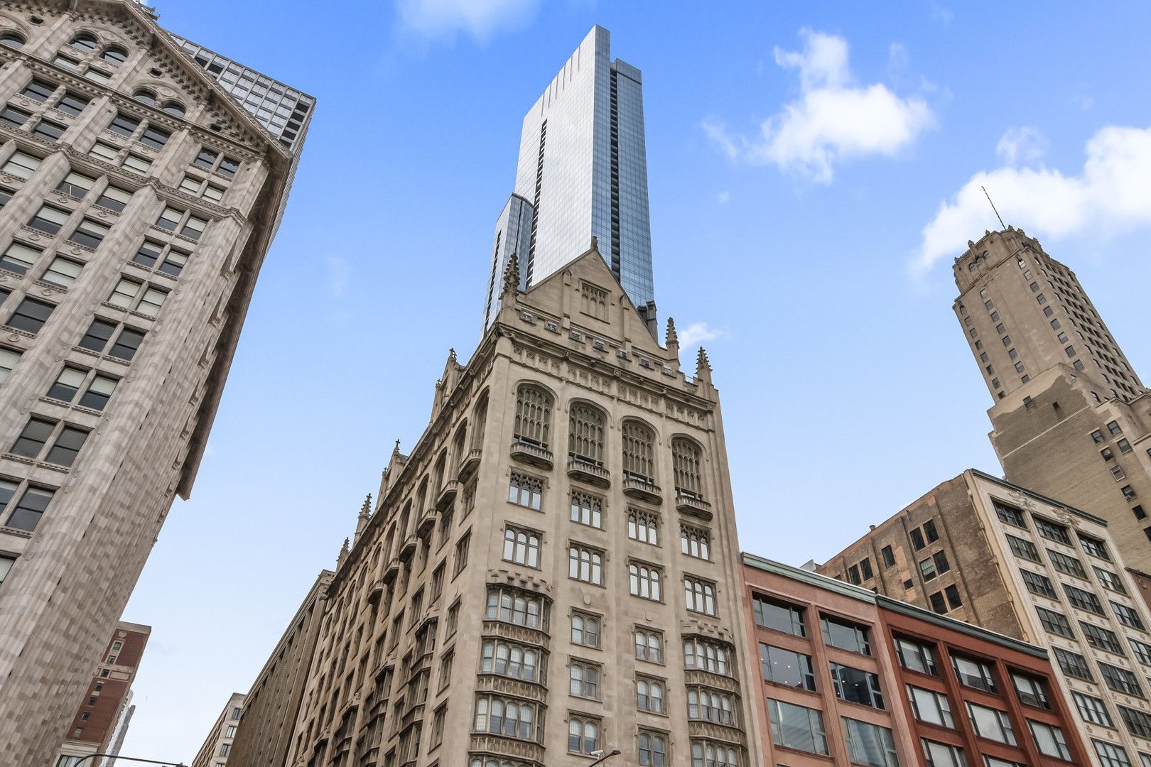 60 E Monroe Street #4704 — Chicago, IL 60603