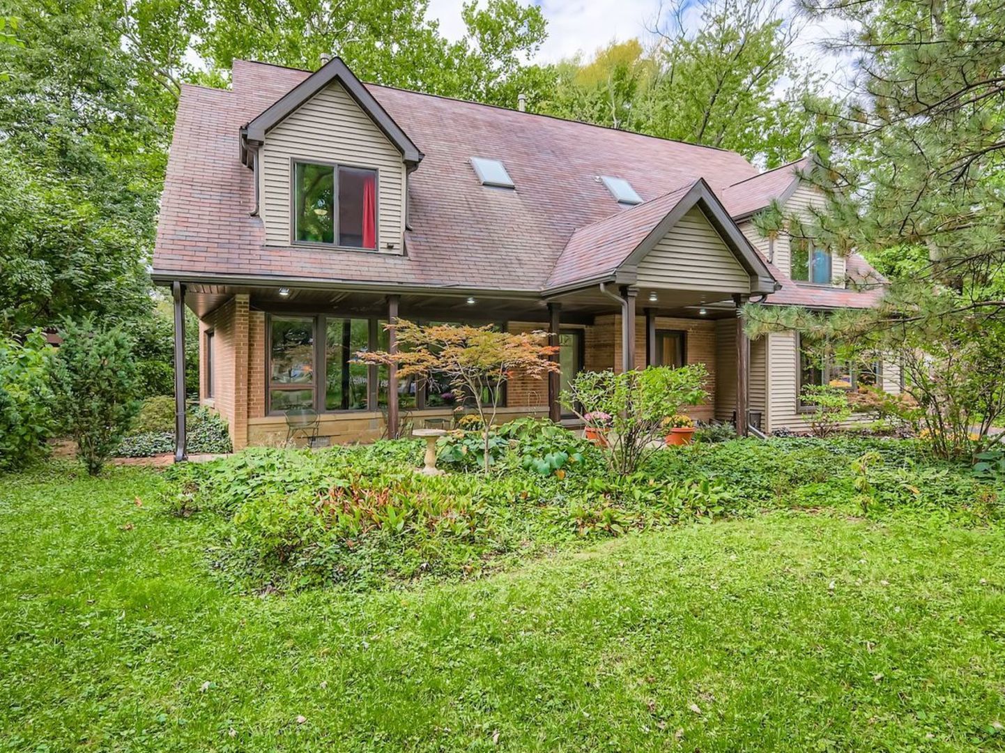 1450 S Stewart Avenue — Lombard, IL 60148