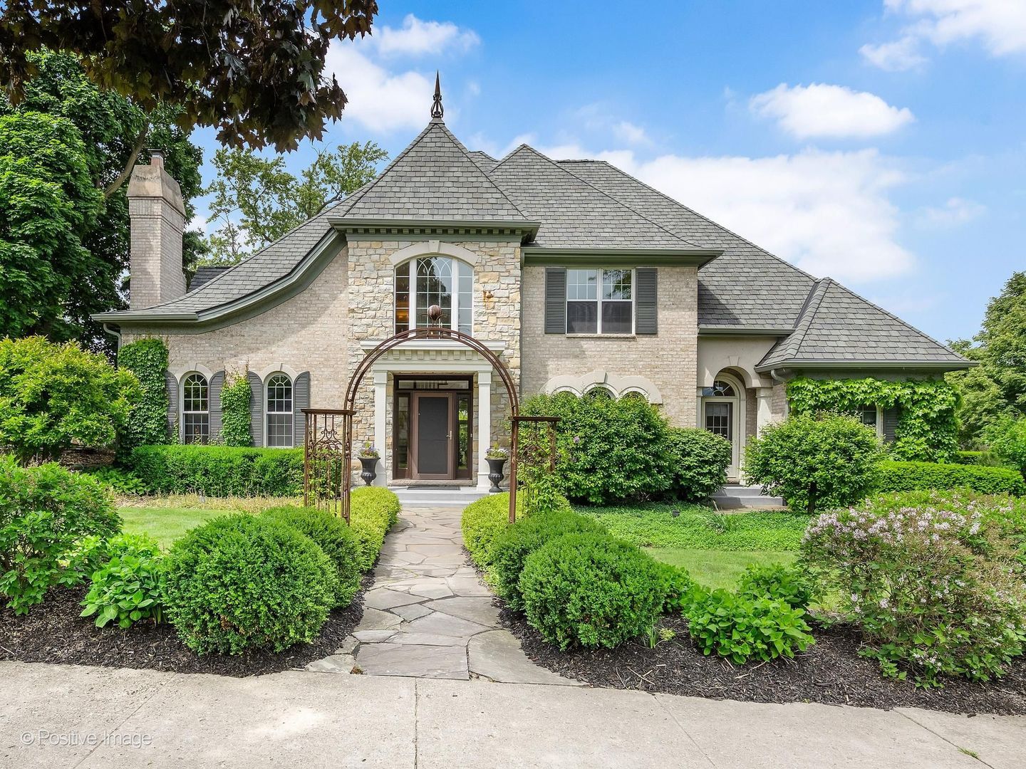 734 Highview Avenue — Glen Ellyn, IL 60137