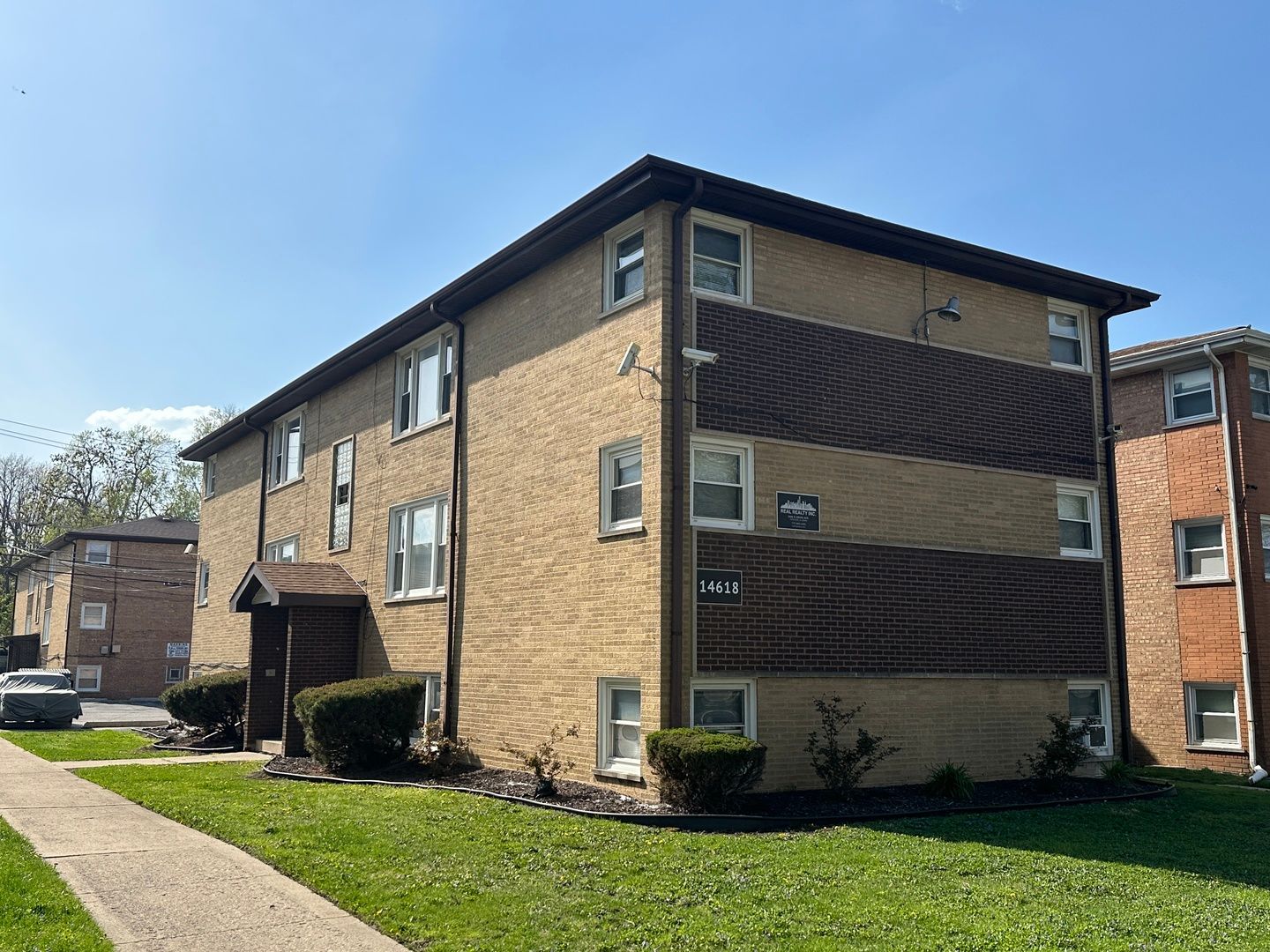 14618 Keystone Avenue — Midlothian, IL 60445