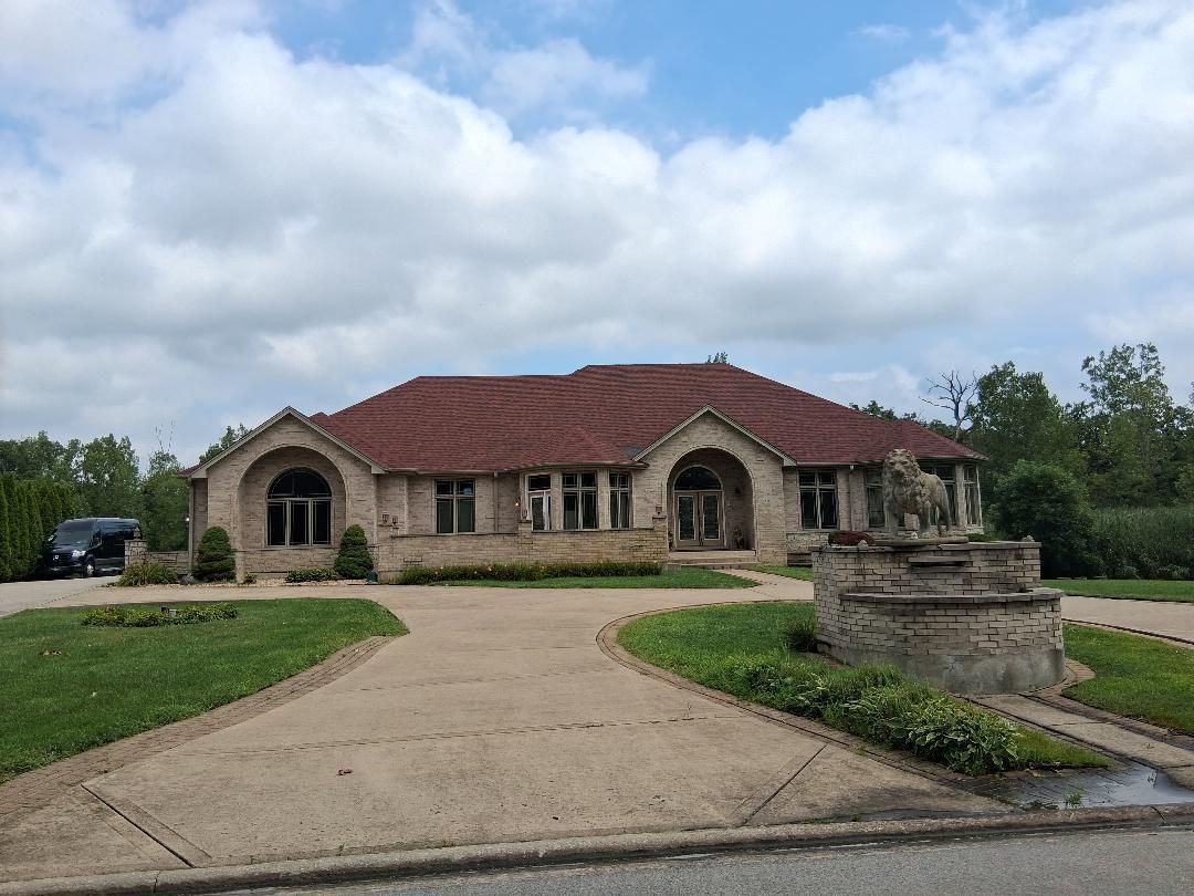 304 Royal Oak Drive — Steger, IL 60475
