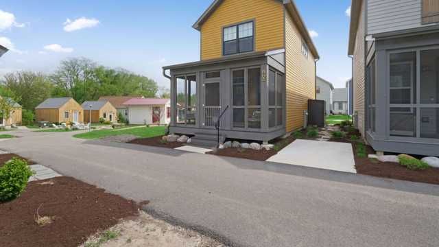 100 Great Loop Dr., #60 — Ottawa, IL 61350