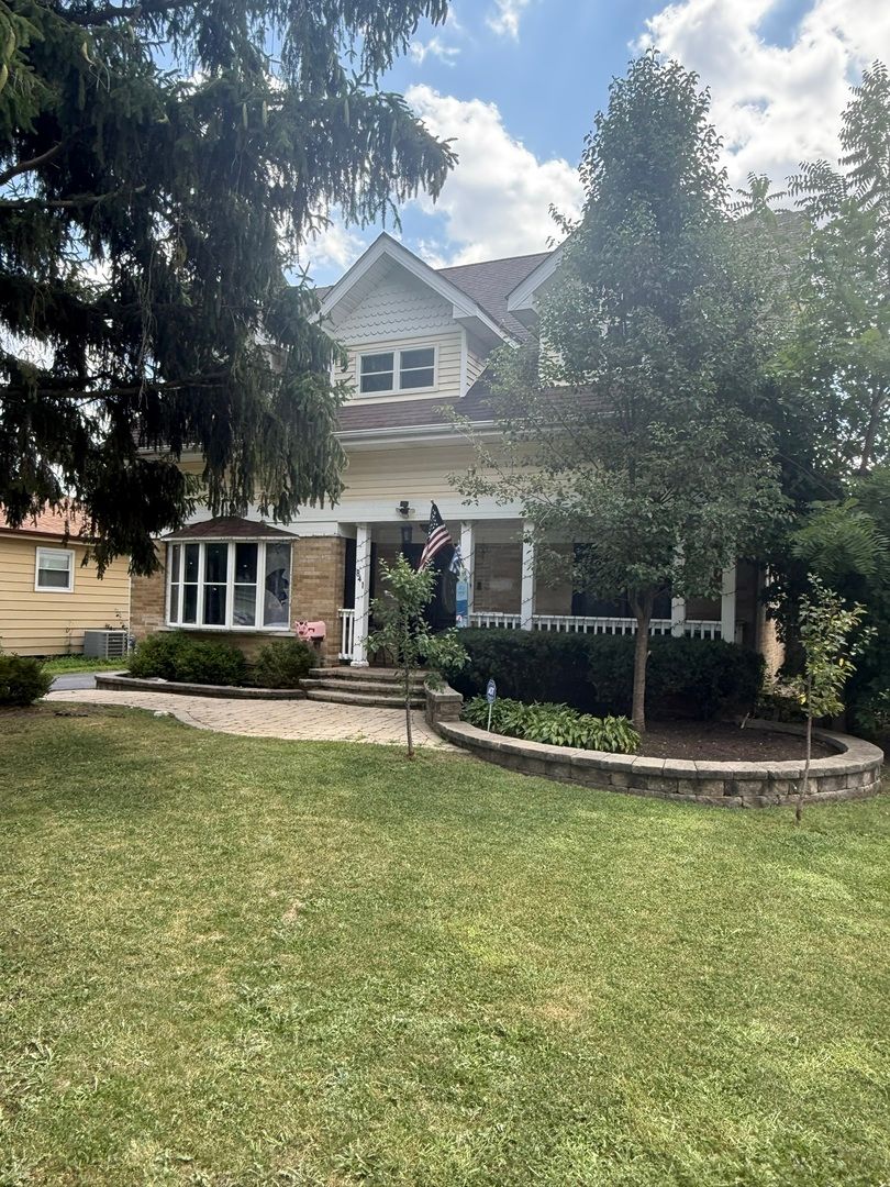 841 WILCOX Street, Mundelein, IL 60060