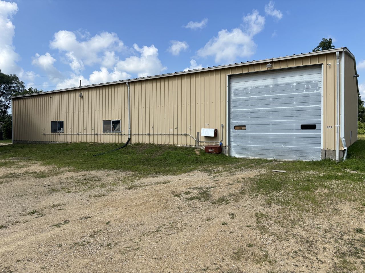 2180 E Yellow Creek Road — Freeport, IL 61032