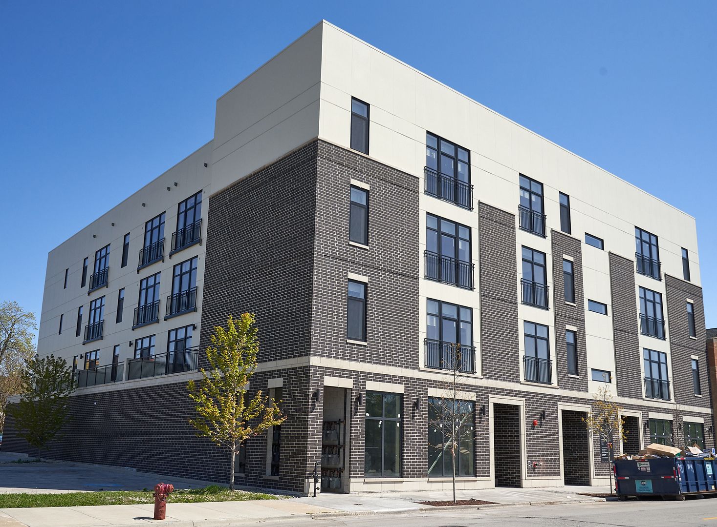 926 E 43rd Street #304 — Chicago, IL 60653