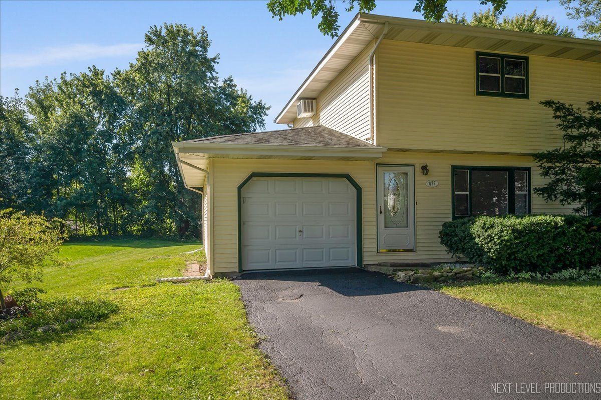 635 James Street, Hinckley, IL 60520