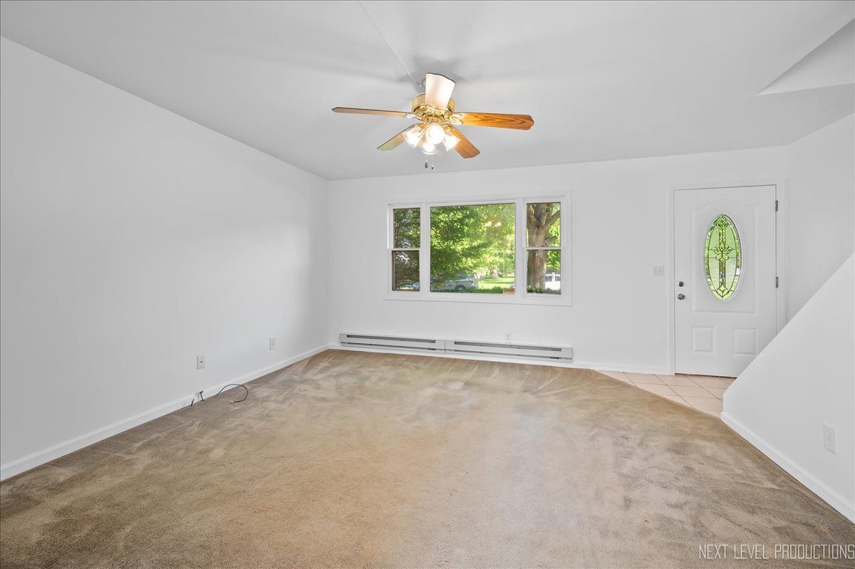 635 James Street, Hinckley, IL 60520
