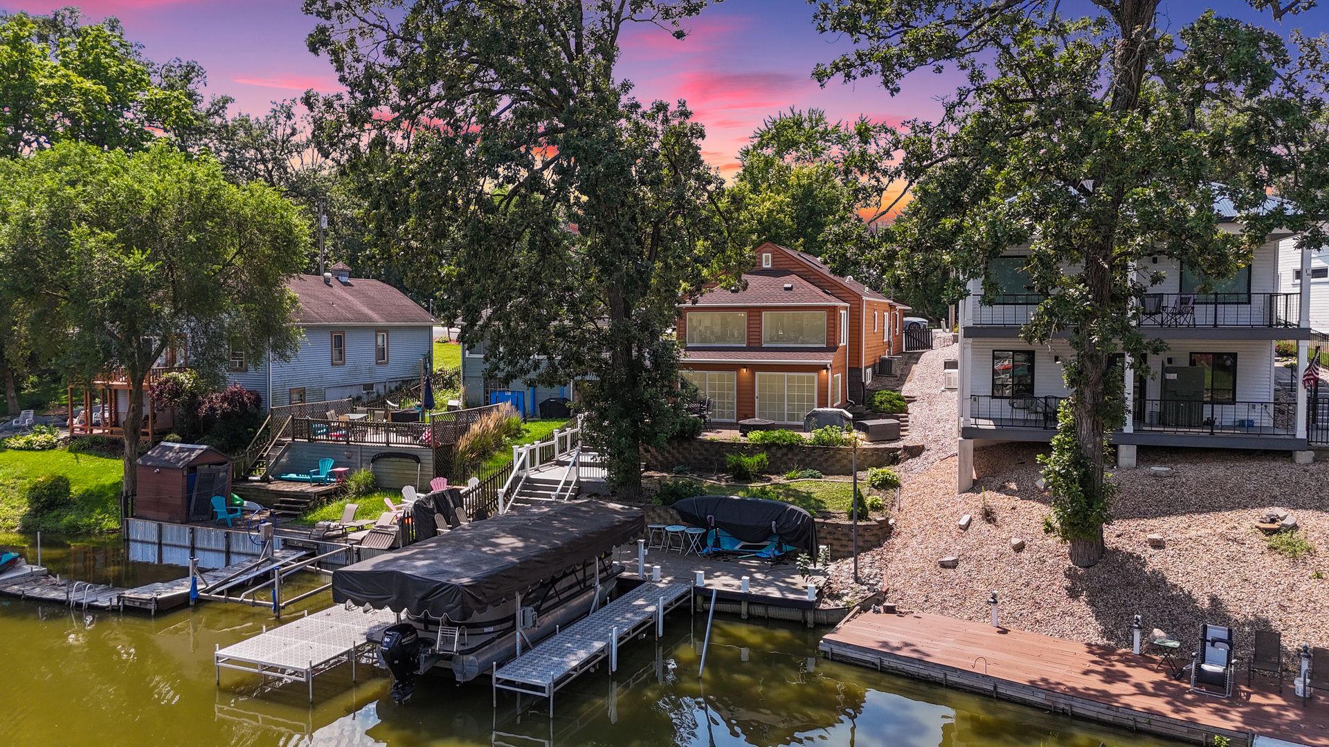 629 S Lakeview Drive — Lowell, IN 46356