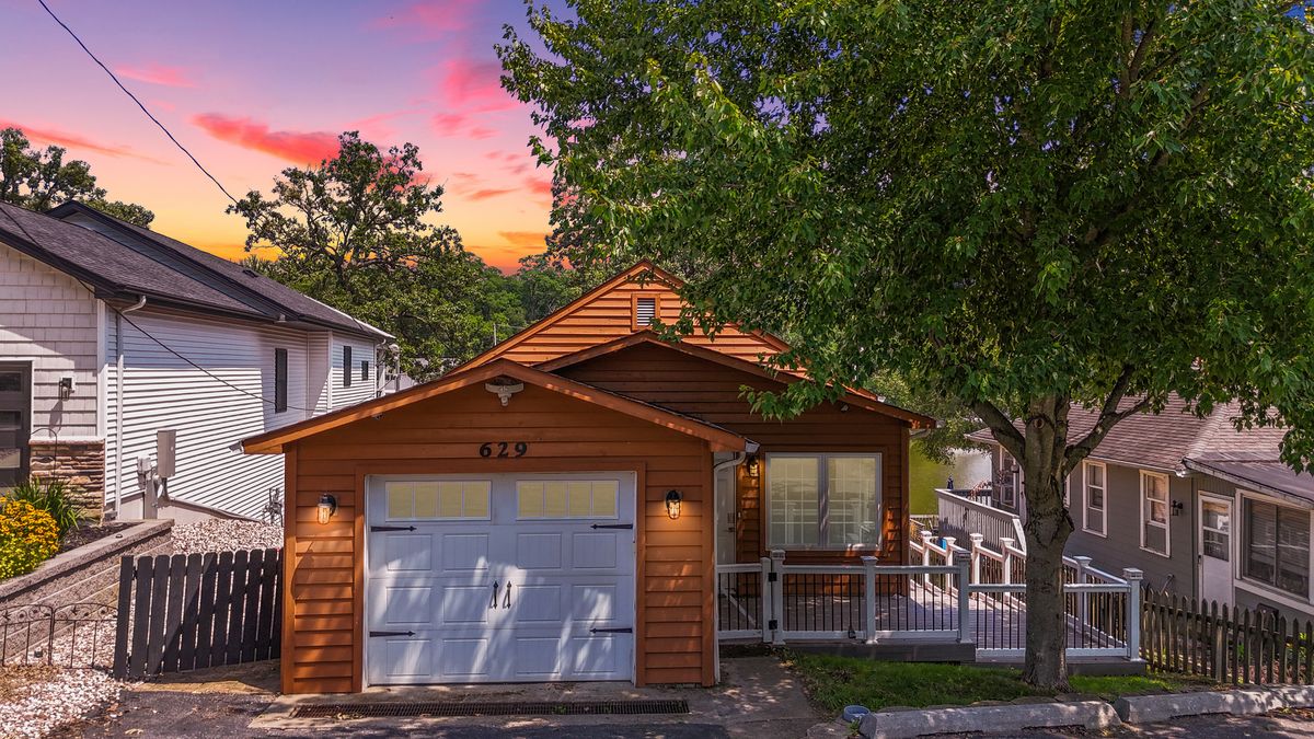 629 S Lakeview Drive, Lowell, IN 46356