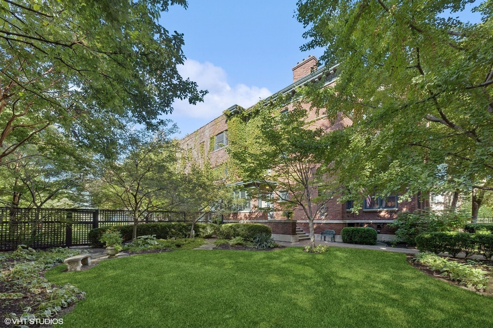 4612 N Magnolia Avenue — Chicago, IL 60640
