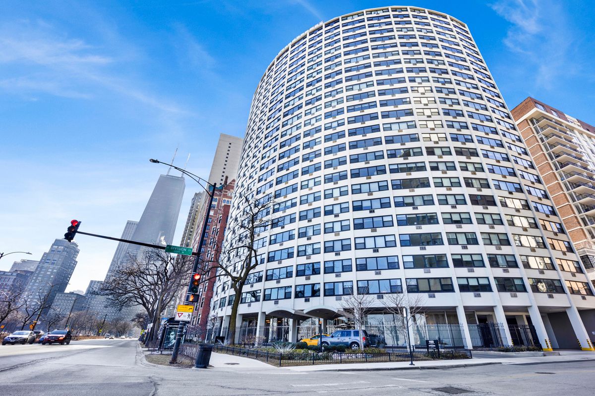 1150 Lake Shore Drive, Chicago, IL 60611