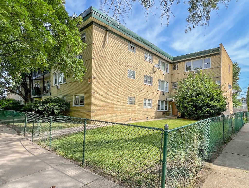 8743 S Beverly Avenue — Chicago, IL 60620
