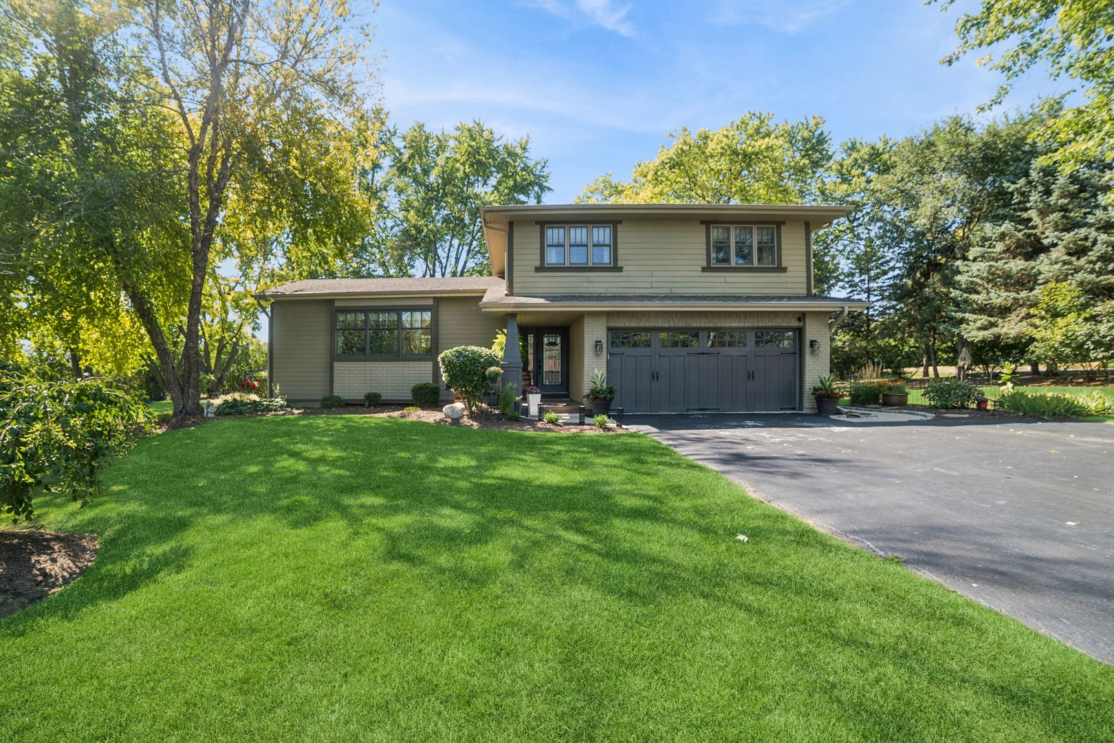 9N930 Koshare Circle — Elgin, IL 60124