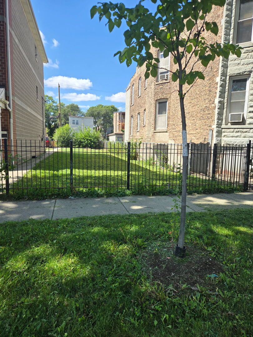 1808 S Hamlin Avenue — Chicago, IL 60623